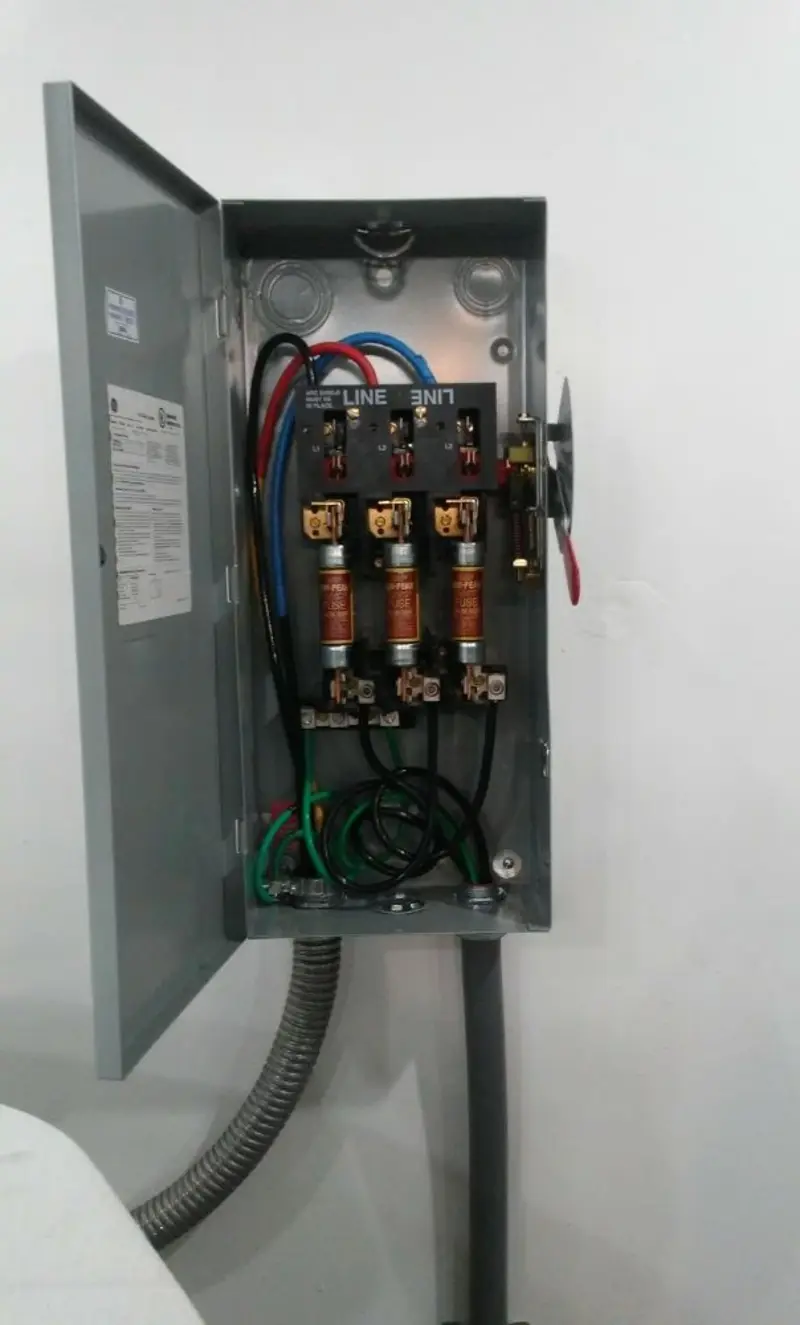 Three-phase disconnect switch installed for Smoke Detector Installation in Capitol Heights